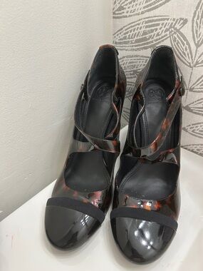 Tory Burch Black Patent Leather Mary Jane Heels with Brown Tortoiseshell Accents